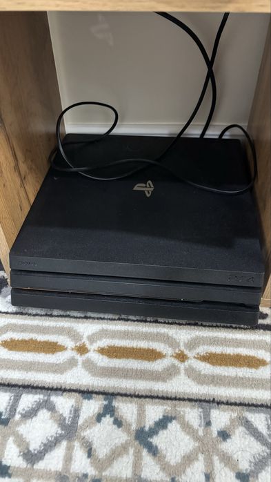 Sony Playstaition 4 pro 1 trb