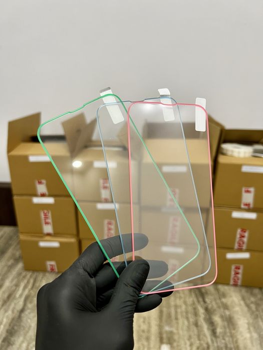 Folie sticla iPhone margini luminoase premium en gross