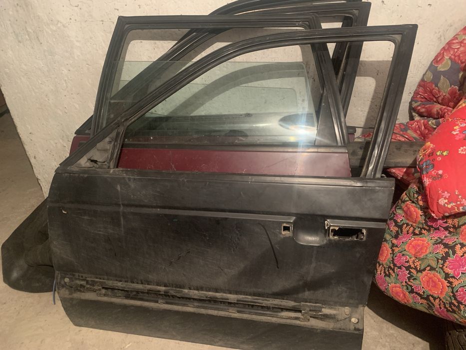 Продам двери на пассат б3