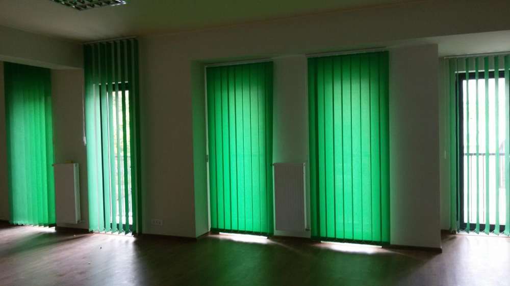 Jaluzele simple sau cu caseta și ghidaj