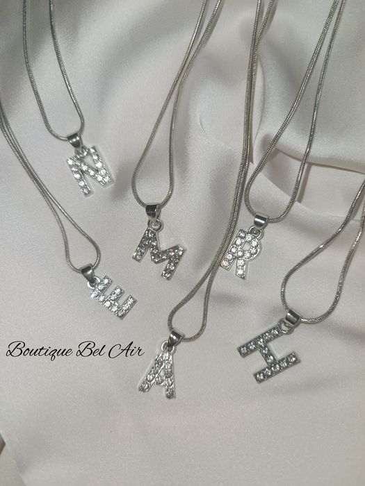 Колие с буква, бижута с буква, колиета