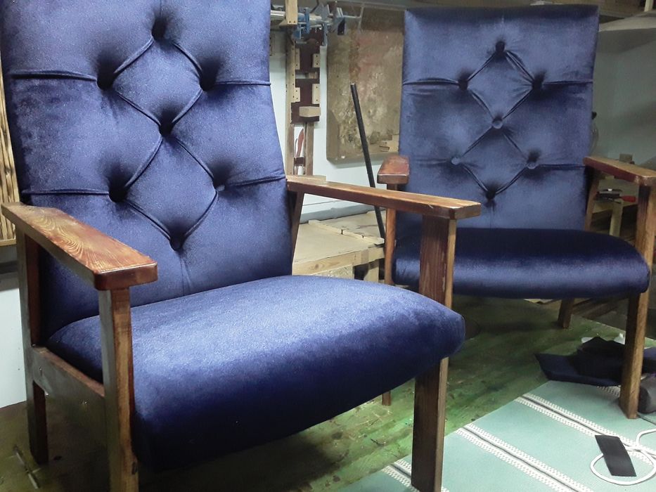 Продам новые кресла