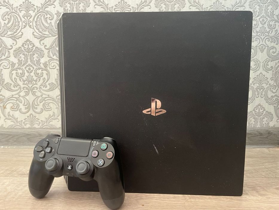 Продам PlayStation 4Pro и 5 крутых игр!