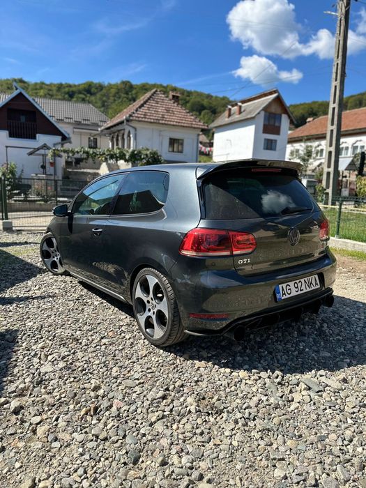 Golf 6 gti an 2010 ,330 de cai