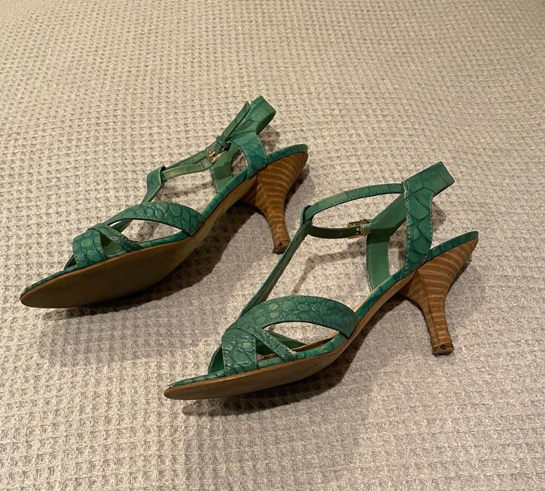 Комплект сандали с чанта на Nine West от еко кожа