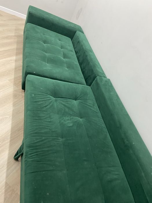 Диван есть дефекты но можно исправить.