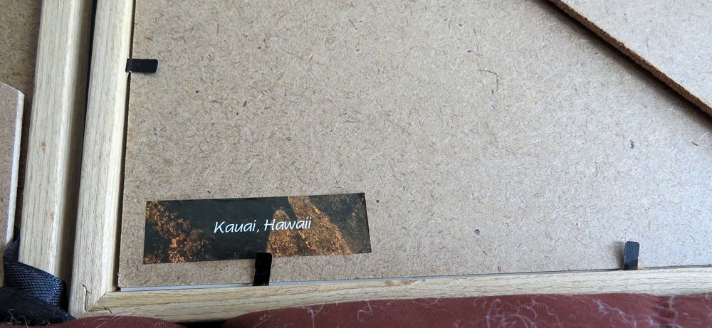 Картини с дървени рамки и стъкло- 3 броя