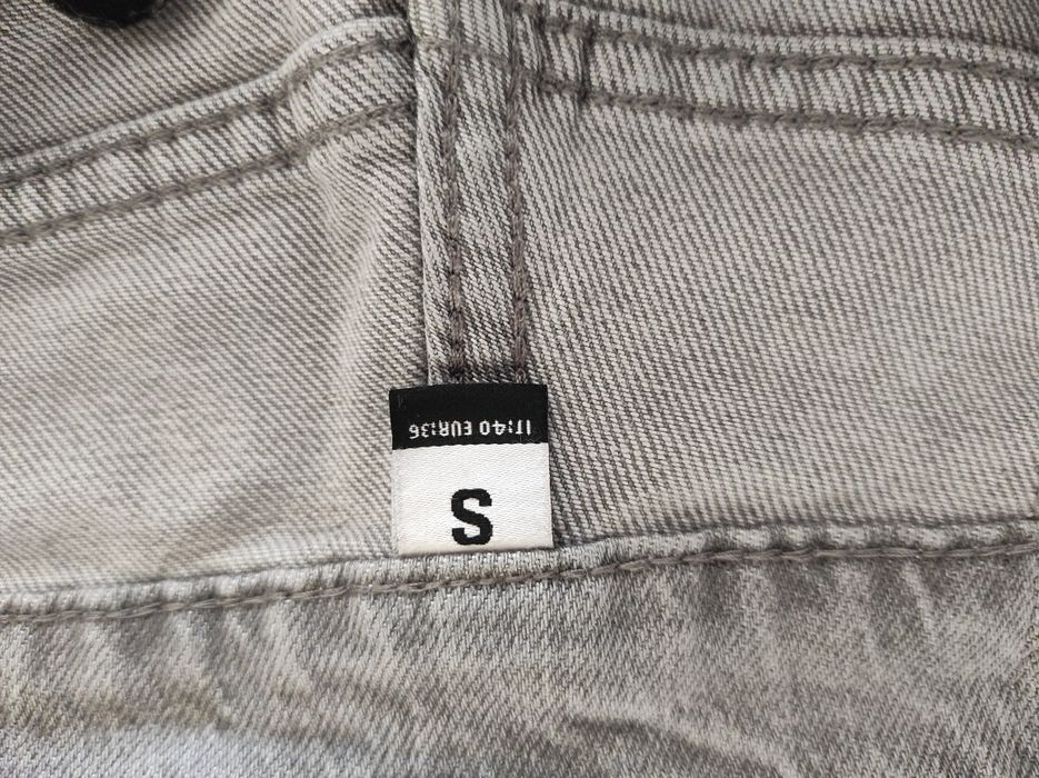 Дамски дънки, 36 номер, мека, много хубава материя, сив цвят