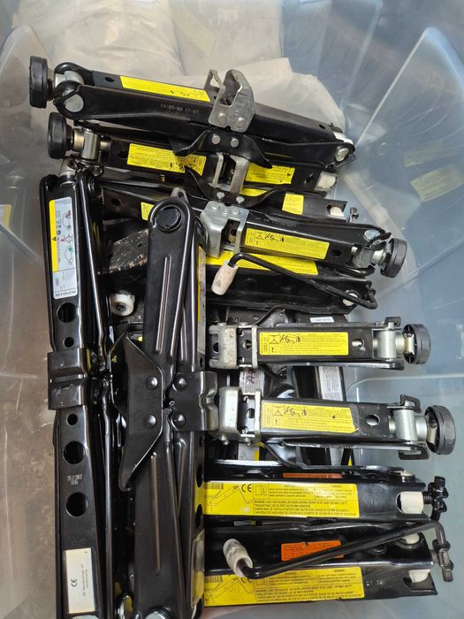 CRICURI AUTO Originale NOI - AUDI A3 A4 A5 A6 A7 A8 S3 S4 S5 S6 S7 S8 Q2 Q3 Q5 Q7 - BMW Seria 1 2 3 4 5 6 7 X1 X2 X3 X4 X5 ORICE MODEL EN-GROSS
