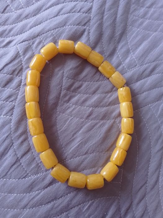 Продам бусы янтарь лечебный 15000тг