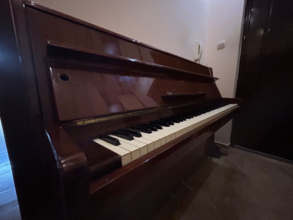 Продава се Пиано Petrof