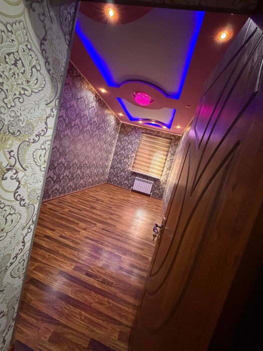 Dom 3 xonalik zafaron restarani roparasi 2 etaj