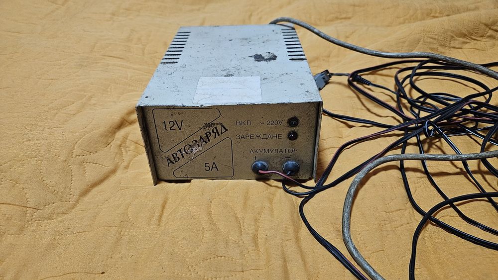 Зарядно устройство за акумулатори 12v