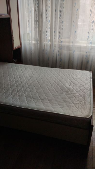 Продам спальный гарнитур
