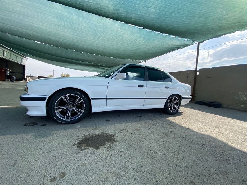 Продам бмв 520 е34