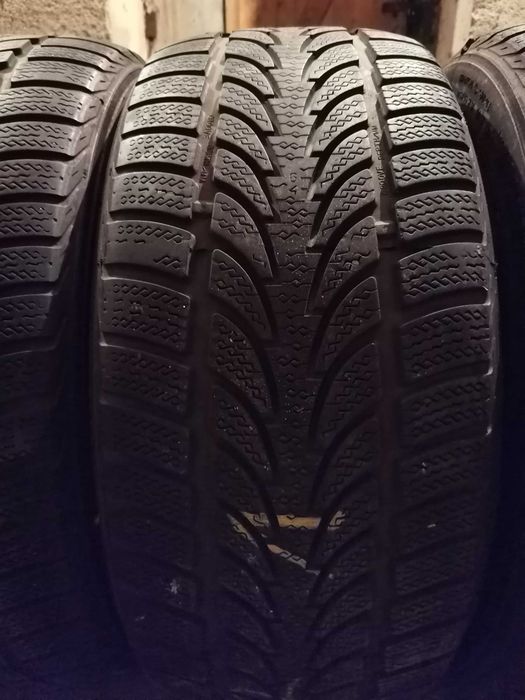 Продавам 4 броя зимни гуми 225.45.17 на 1 сезон дот 2021 Nokian