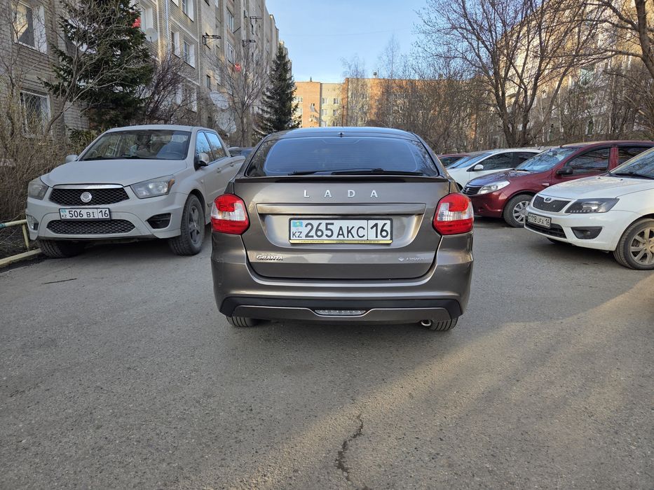 Гранта лифтбек автомат