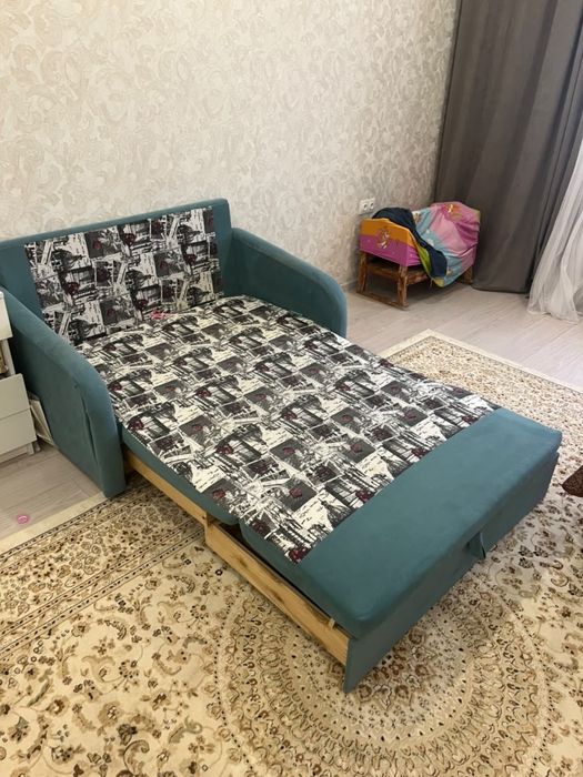 Диван сатылады 2 в 1 багасы 20.000