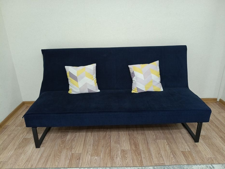 Диван синий, б/у, в отличном состоянии