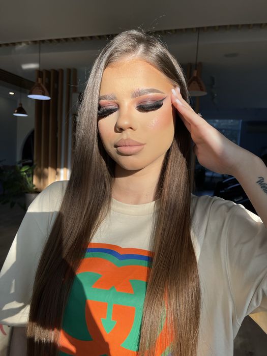 Predau cursuri makeup