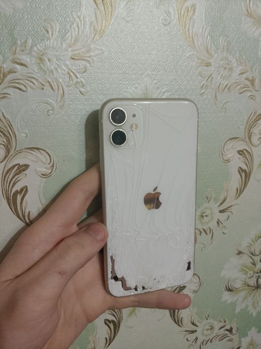 Продаю  Айфон 11