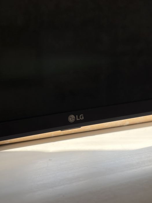 Продаю LG телевизор