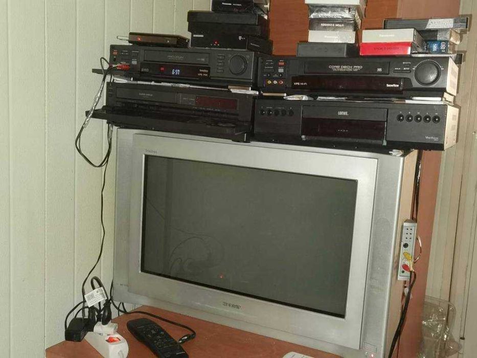 Videorecorder. Vcr-uri vhs si svhs in stare foarte bună.