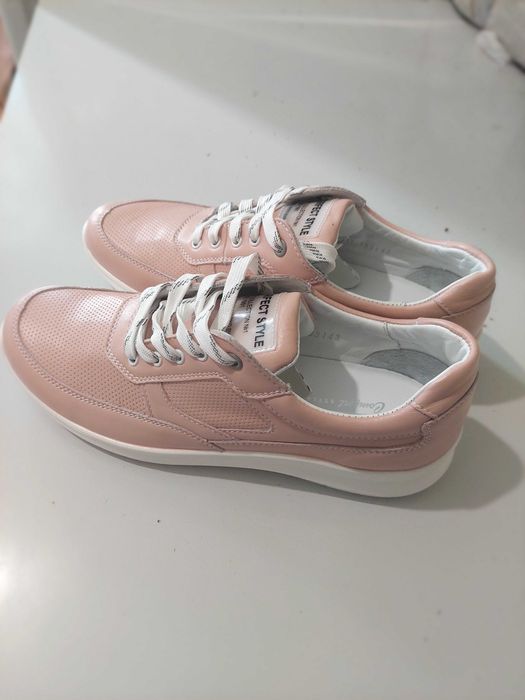 Продам женские кожаные ботинки MARKO