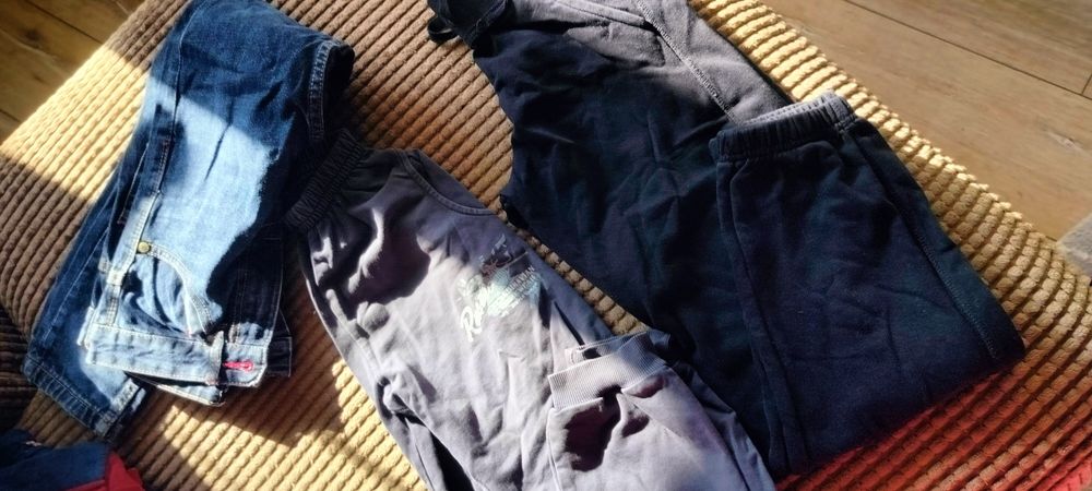 Лот зимни дрехи блузи и долнища за момче 8-9 години
