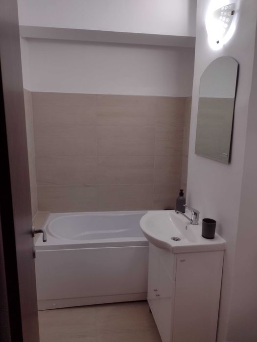 Închiriere garsoniera Exercitiu , decomandata , etaj 1 , centrala termica .