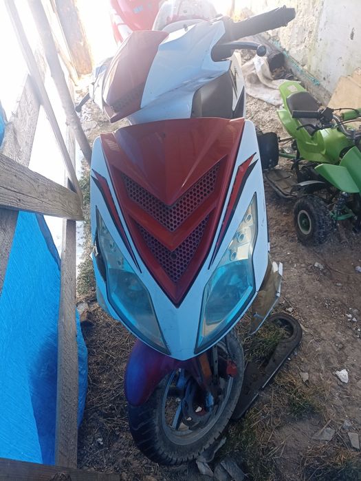 Vând scuter 125cc