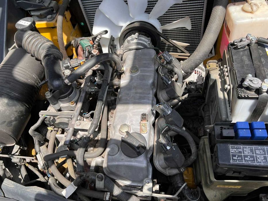 KOMATSU FG18T Вилочный погрузчик