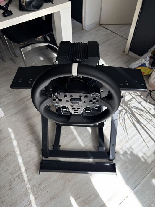 Moza R5 + Formula wheel + NLR Stand 2.0 (В Гаранция)
