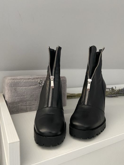 Botine cu toc, ZARA