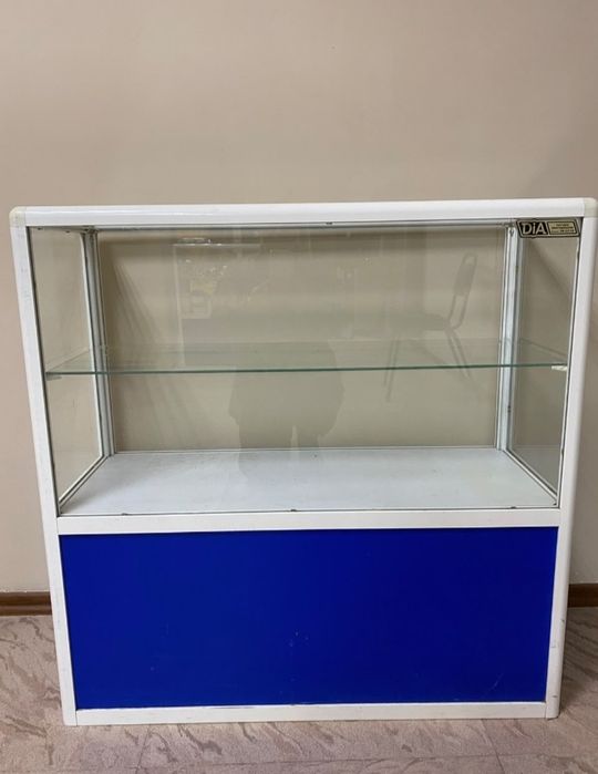 Продам витрины для магазина