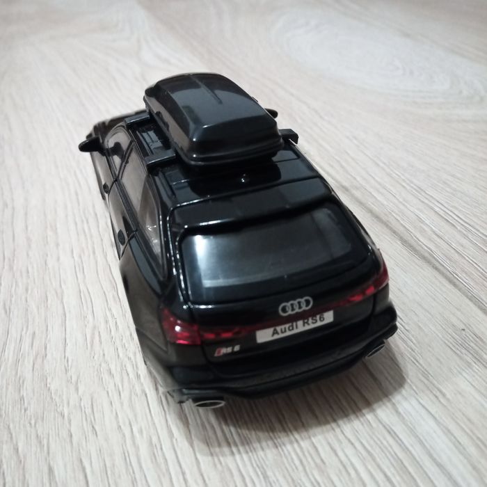 Machete Auto scara 1:32