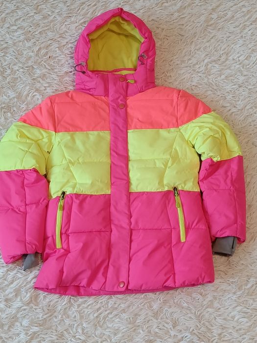 Зимняя куртка на девочку.