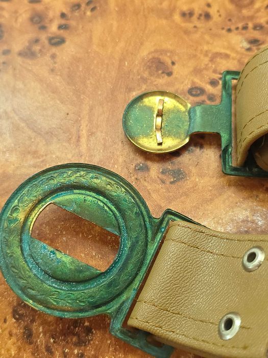 Lot 2 curele originale de Pionier RSR – perioada comunistă – paftă metalică cu emblemă