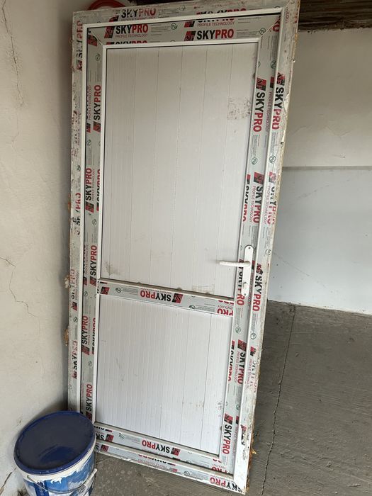 Пластик дверь в хорошем состояниеовтвьььвьвьвььвьвьвьвьввььвьаьатктктк