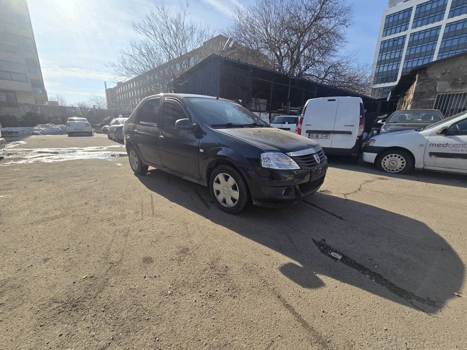 Logan 1.2 avariat spate