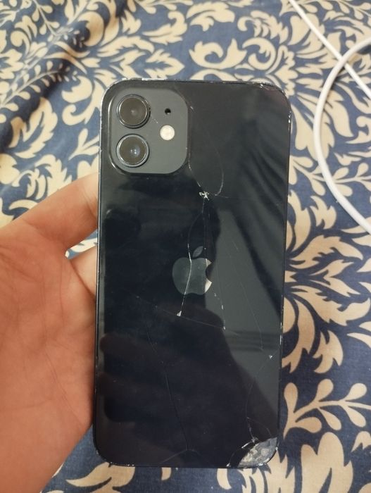iPhone 12 продам