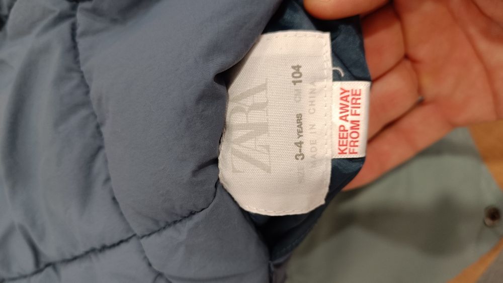 Vesta baieti Zara cu 2 fete Nr 104(3-4ani)