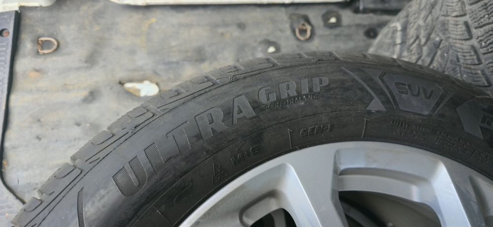 Зимни гуми Good Year 235/60/18