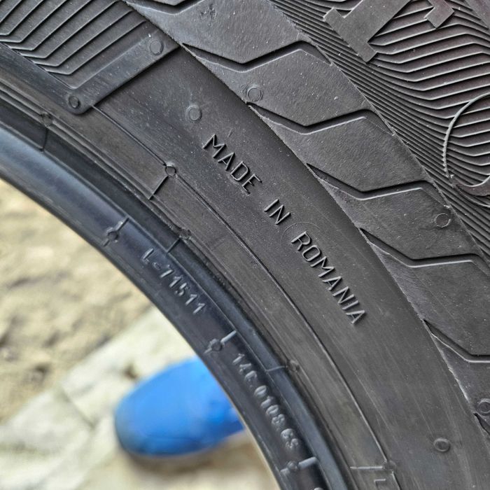 2 летни бусови гуми 195/70R15C Semperit Van-Life 2 104/102S DOT4922