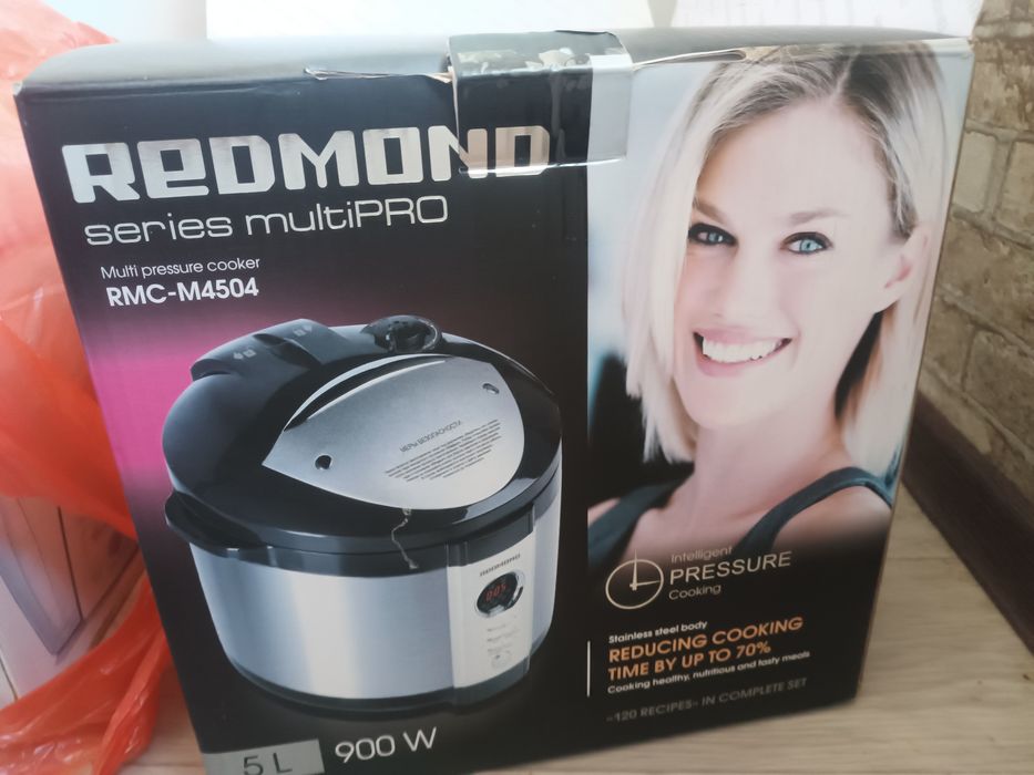Мультиварка REDMOND series multiPRO RMC-M4504.