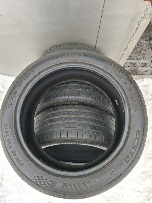 Продам шины. 255/45/20 кумхо экстра.