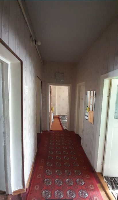 Қорасаройда 3хона уй 2қаватли уйда сотилади