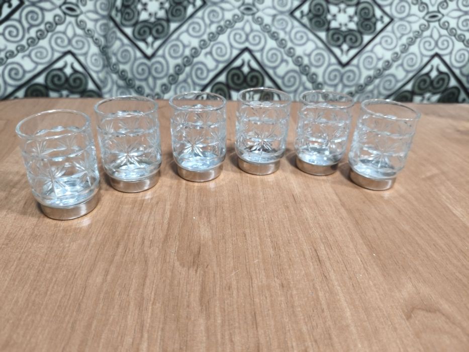 Продам рюмки.  .