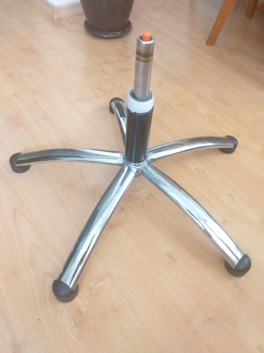 Кръстачка за офис стол