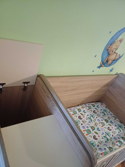 Продавам трасформираща бебешка кошара